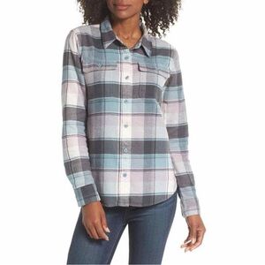 Patagonia • Woman’s Organic Cotton Fjord Flannel Shirt || Medium